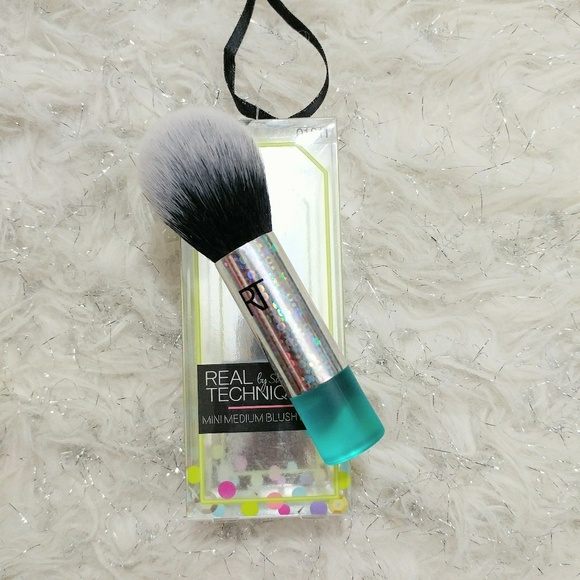 Real Techniques Makeup Real Techniques Blush Buffing Brushes Poshmark